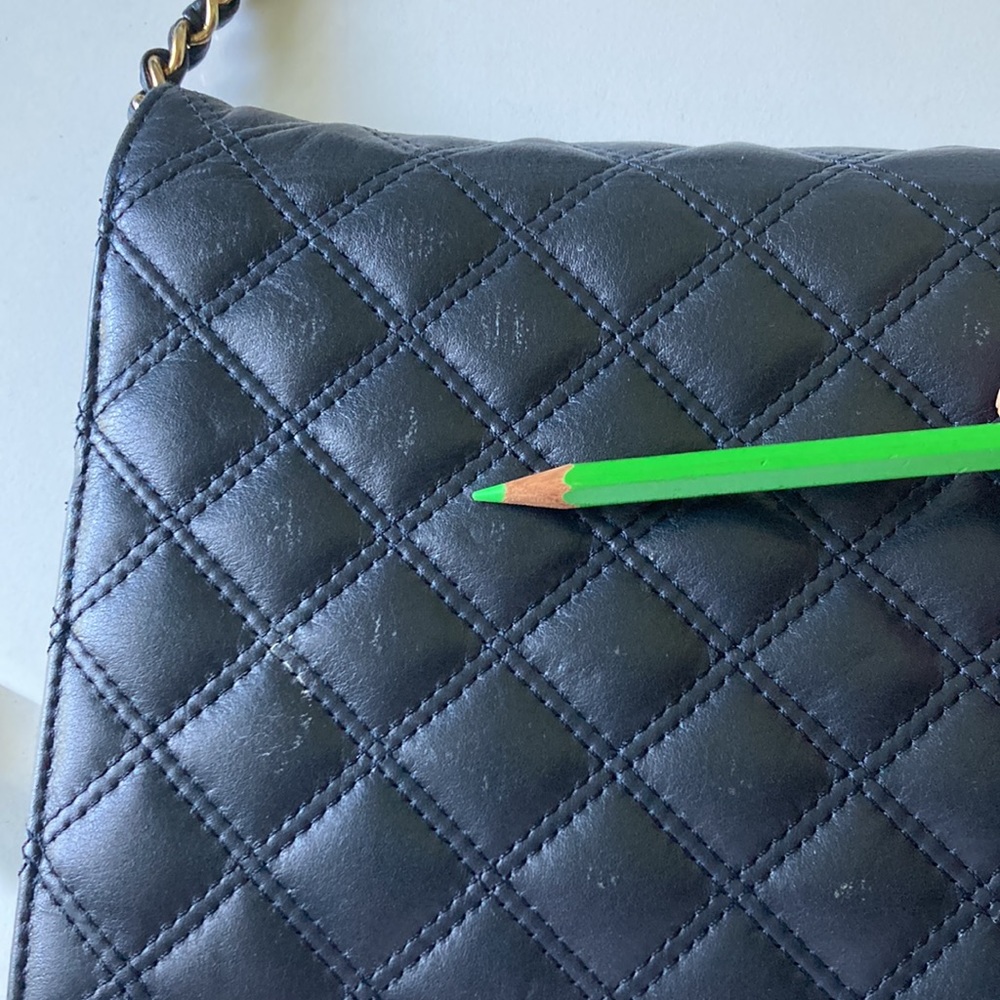 Vintage Black Quilted Bag with Gold Chain - Picture 8 of 8